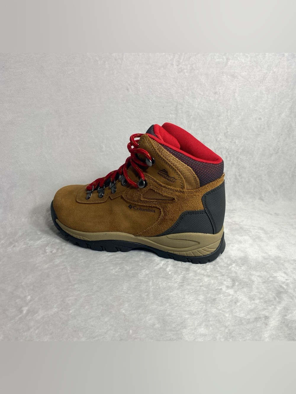 Women's Columbia Newton Ridge Plus Waterproof Amped BL 4552-286 Size 5.5 NWOB